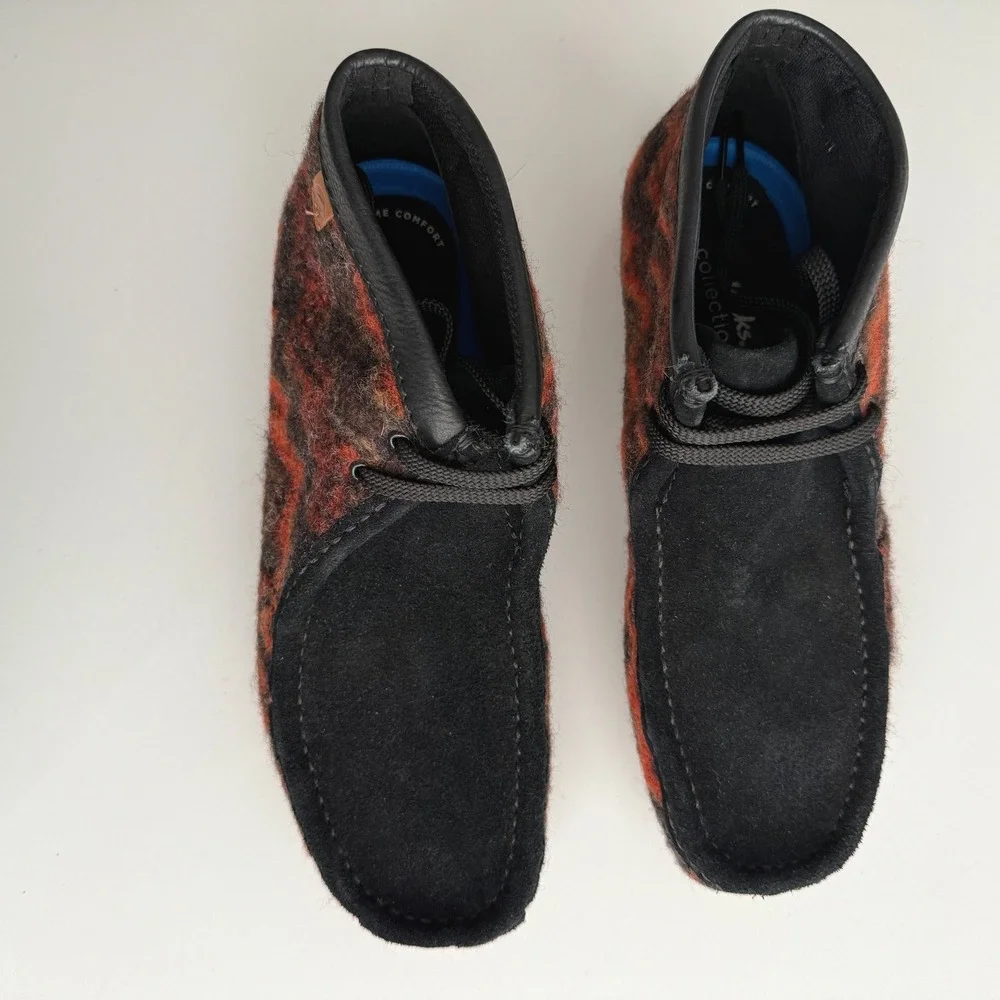 Clarks EUC Chacre Black Orange Combi Wool Wallabee Crepe Sole Boots‎ sz 8 1/2